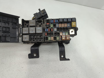 2007-2010 Lincoln Mkz Fusebox Fuse Box Panel Relay Module P/N:8H6T-14290-B AH6T-14290-A Fits Fits 2007 2008 2009 2010 OEM Used Auto Parts
