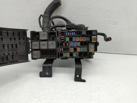 2007-2010 Lincoln Mkz Fusebox Fuse Box Panel Relay Module Fits Fits 2007 2008 2009 2010 OEM Used Auto Parts