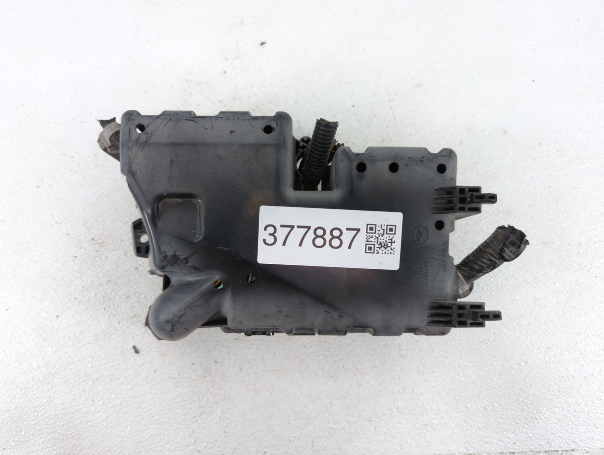 2010-2011 Mazda 3 Fusebox Fuse Box Panel Relay Module P/N:BBM6-66761 Fits Fits 2010 2011 OEM Used Auto Parts - Oemusedautopa