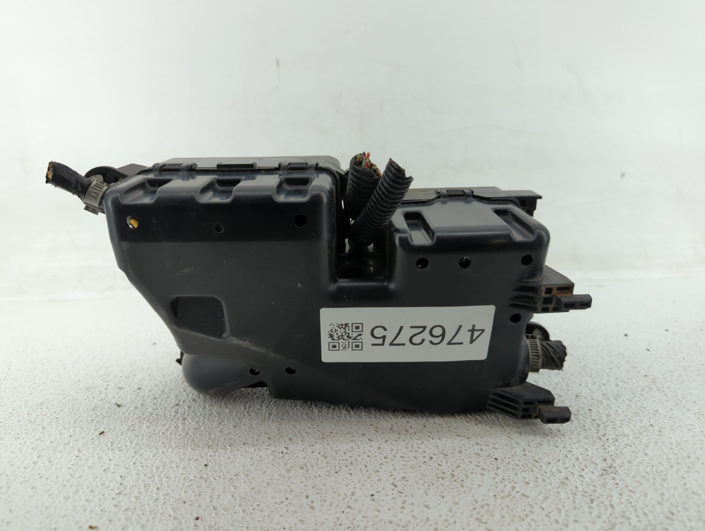 2010 Mazda 3 Fusebox Fuse Box Panel Relay Module P/N:BBM6-66761 Fits OEM Used Auto Parts - Oemusedautoparts1.com