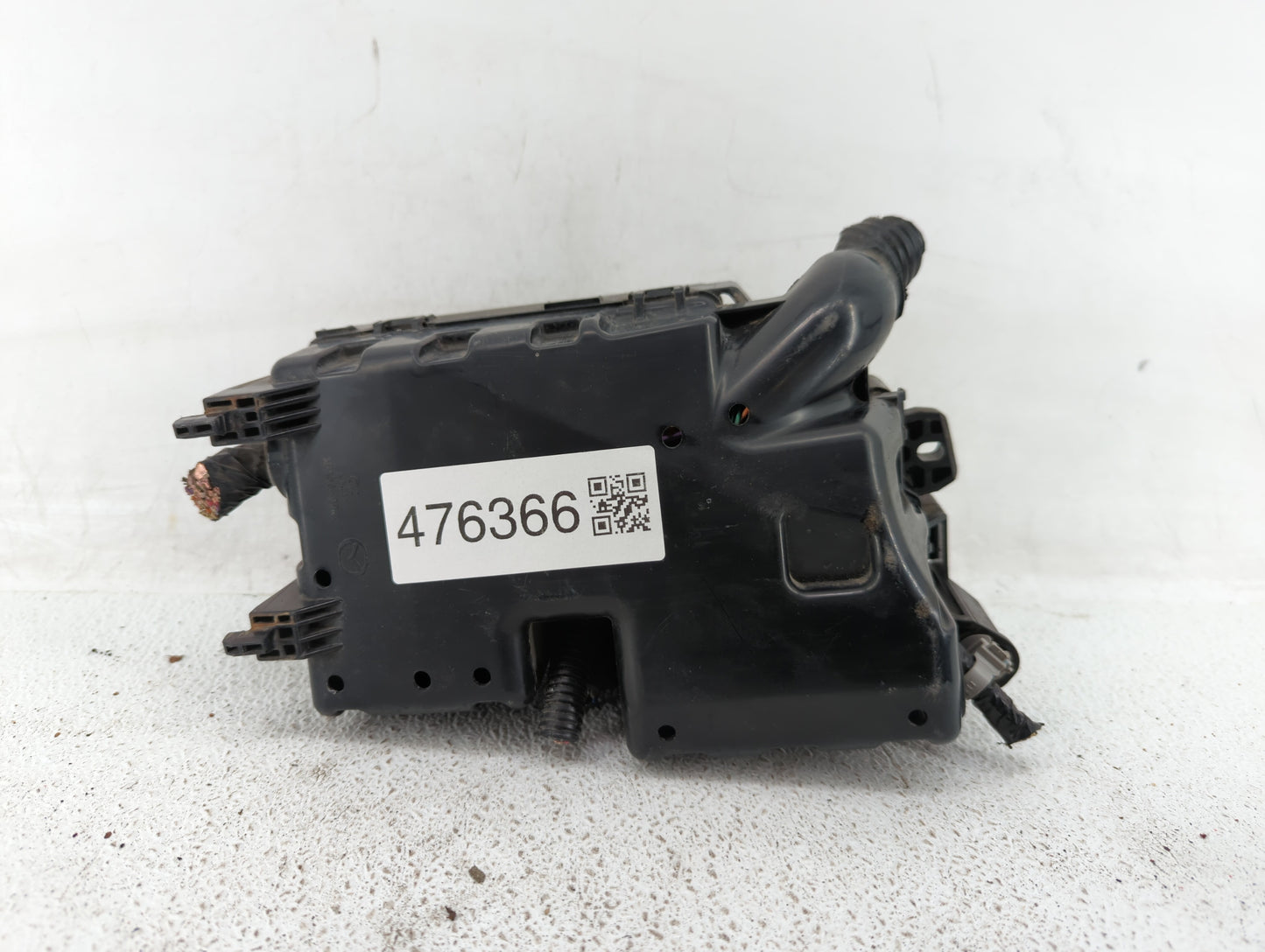 2010 Mazda 3 Fusebox Fuse Box Panel Relay Module P/N:BBM5-66761 Fits OEM Used Auto Parts - Oemusedautoparts1.com
