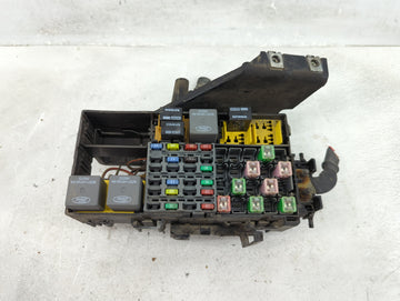 2010 Mazda B-4000 Fusebox Fuse Box Panel Relay Module P/N:2L5T-14A075-AA 5C2T-14B192-AA, 8L2T-14B192-AA Fits OEM Used Auto Parts