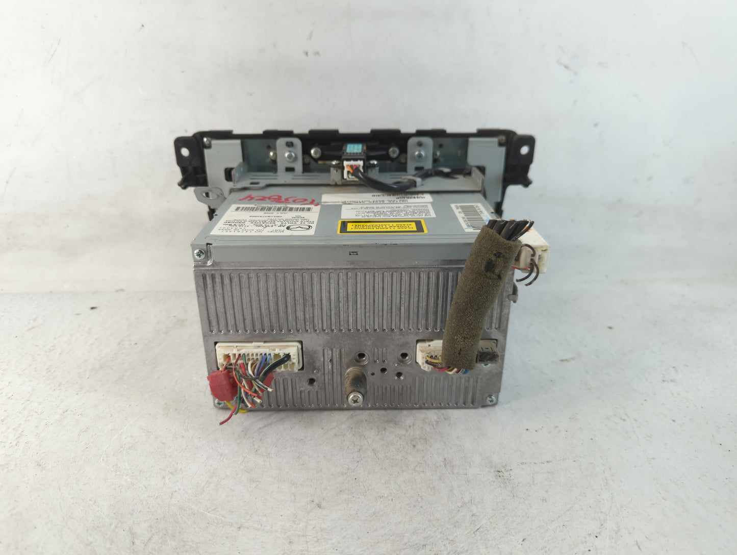 2010 Mazda Cx-7 Radio AM FM Cd Player Receiver Replacement P/N:EH46 66 ARXA Fits OEM Used Auto Parts - Oemusedautoparts1.com