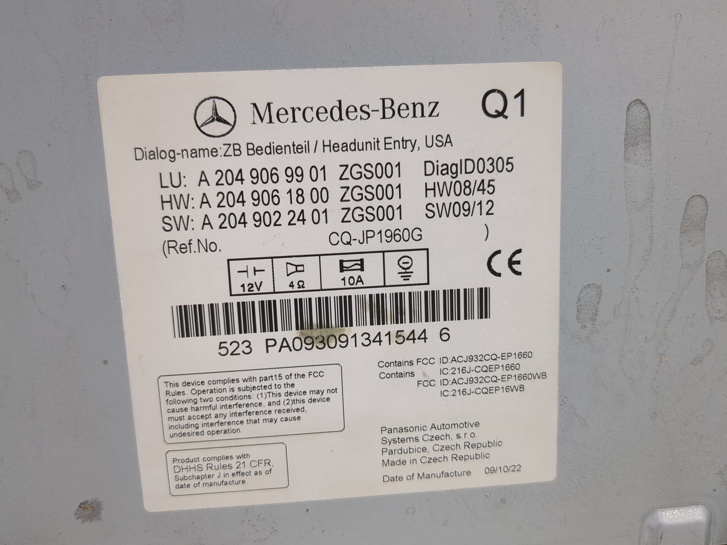 2010 Mercedes-Benz C300 Radio AM FM Cd Player Receiver Replacement P/N:A2049069901 Fits OEM Used Auto Parts - Oemusedautopar