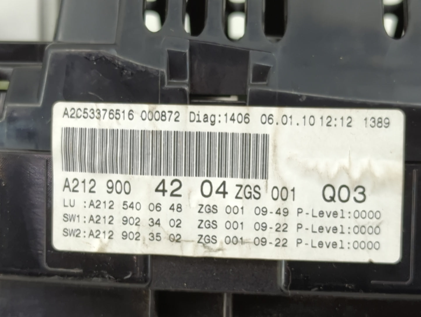 2010 Mercedes-Benz E-Class Instrument Cluster Speedometer Gauges P/N:A2129004204 A2C53376516, A2125400648 Miles:29K Fits OEM