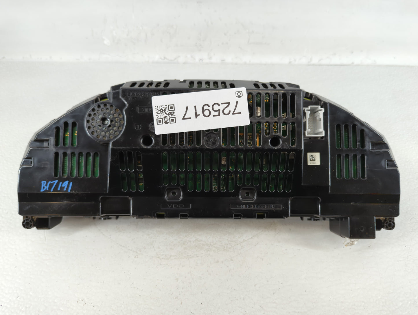 2010 Mercedes-Benz E350 Instrument Cluster Speedometer Gauges P/N:A212 900 42 04 Fits OEM Used Auto Parts - Oemusedautoparts