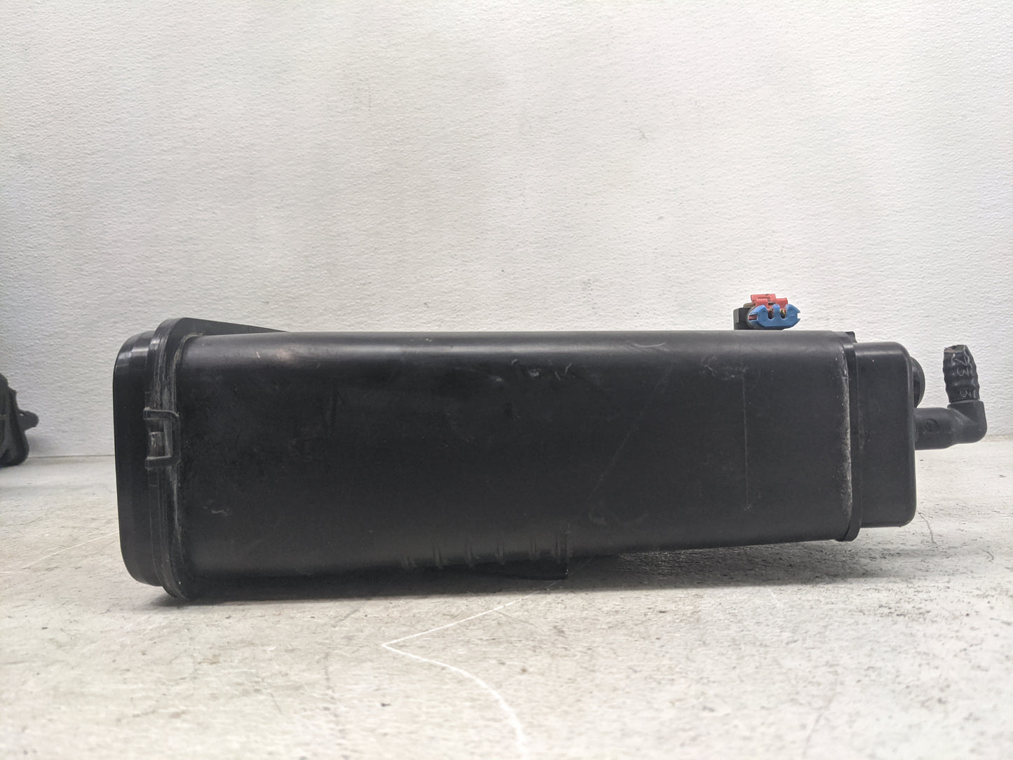 2010 Mercedes Gl Class Fuel Vapor Charcoal Canister - Oemusedautoparts1.com