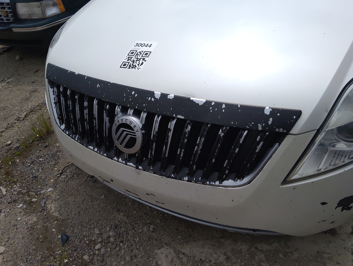 2010-2011 Mercury Milan Front Grille Bumper Not Included - Oemusedautoparts1.com