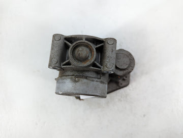 2010-2011 Mercury Milan Throttle Body P/N:1B172 005 PBT-GF20+GS20 Fits Fits 2009 2010 2011 2012 OEM Used Auto Parts