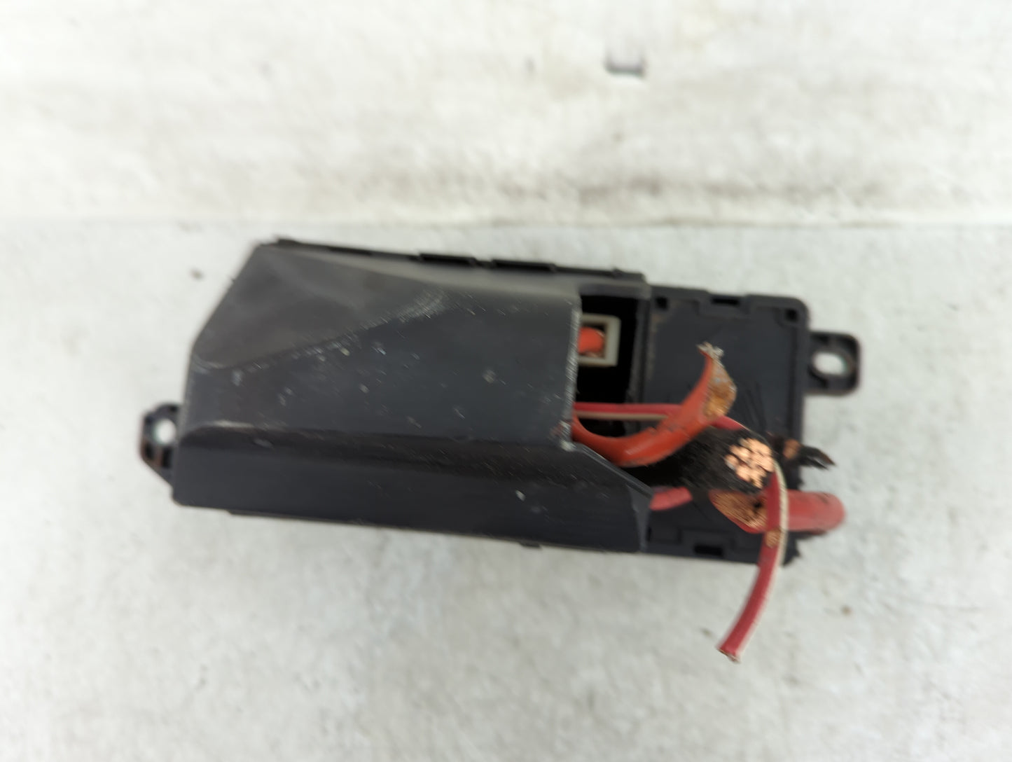 2010-2011 Mini Cooper Fusebox Fuse Box Panel Relay Module P/N:9213372-01 Fits Fits 2010 2011 OEM Used Auto Parts - Oemusedau