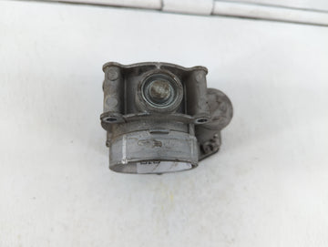 2010 Mitsubishi Lancer Throttle Body P/N:DS7Z-A DS7Z-D, DS7E-9F991-AJ Fits Fits 2009 2011 2012 OEM Used Auto Parts