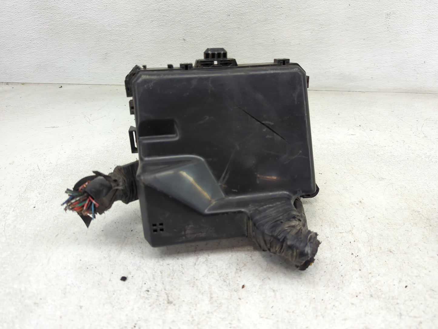 2010 Mitsubishi Outlander Fusebox Fuse Box Panel Relay Module P/N:PR061-01000 Fits OEM Used Auto Parts - Oemusedautoparts1.c