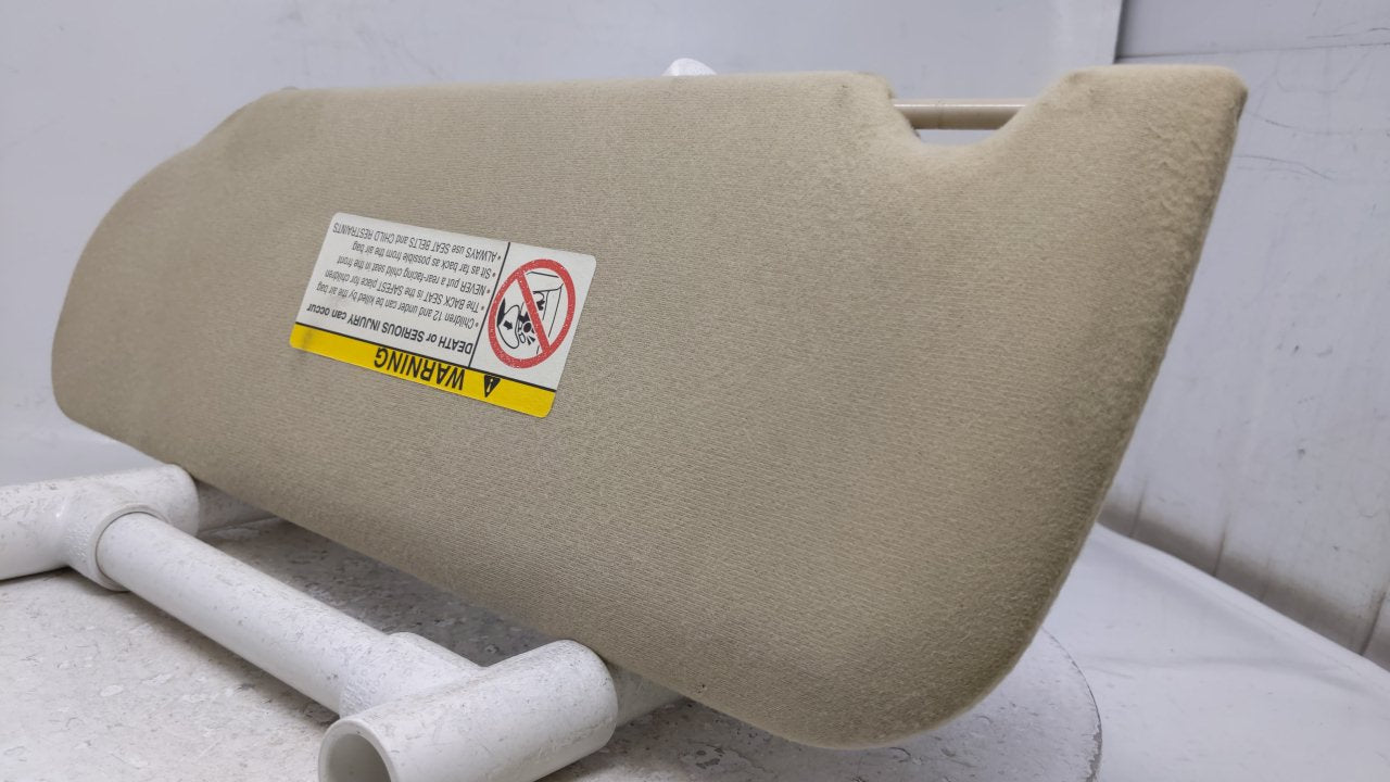 2010 Mitsubishi Outlander Sun Visor Shade Replacement Passenger Right Mirror Fits OEM Used Auto Parts - Oemusedautoparts1.co