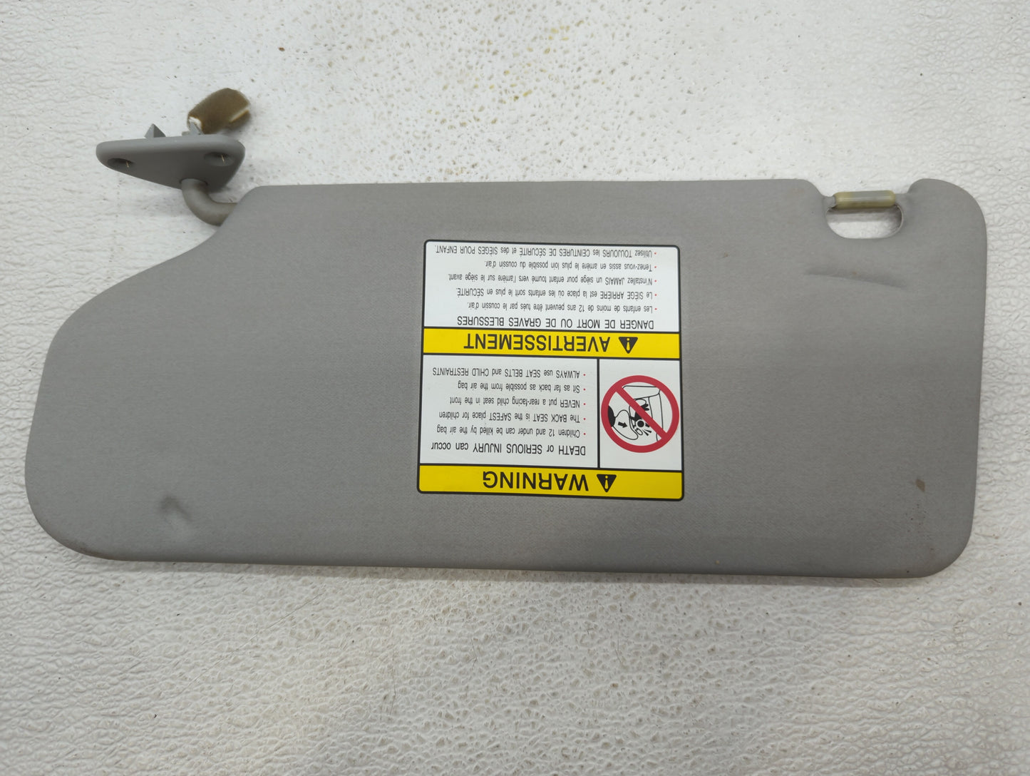 2010-2011 Mitsubishi Outlander Sun Visor Shade Replacement Passenger Right Mirror Fits Fits 2010 2011 2012 OEM Used Auto Par