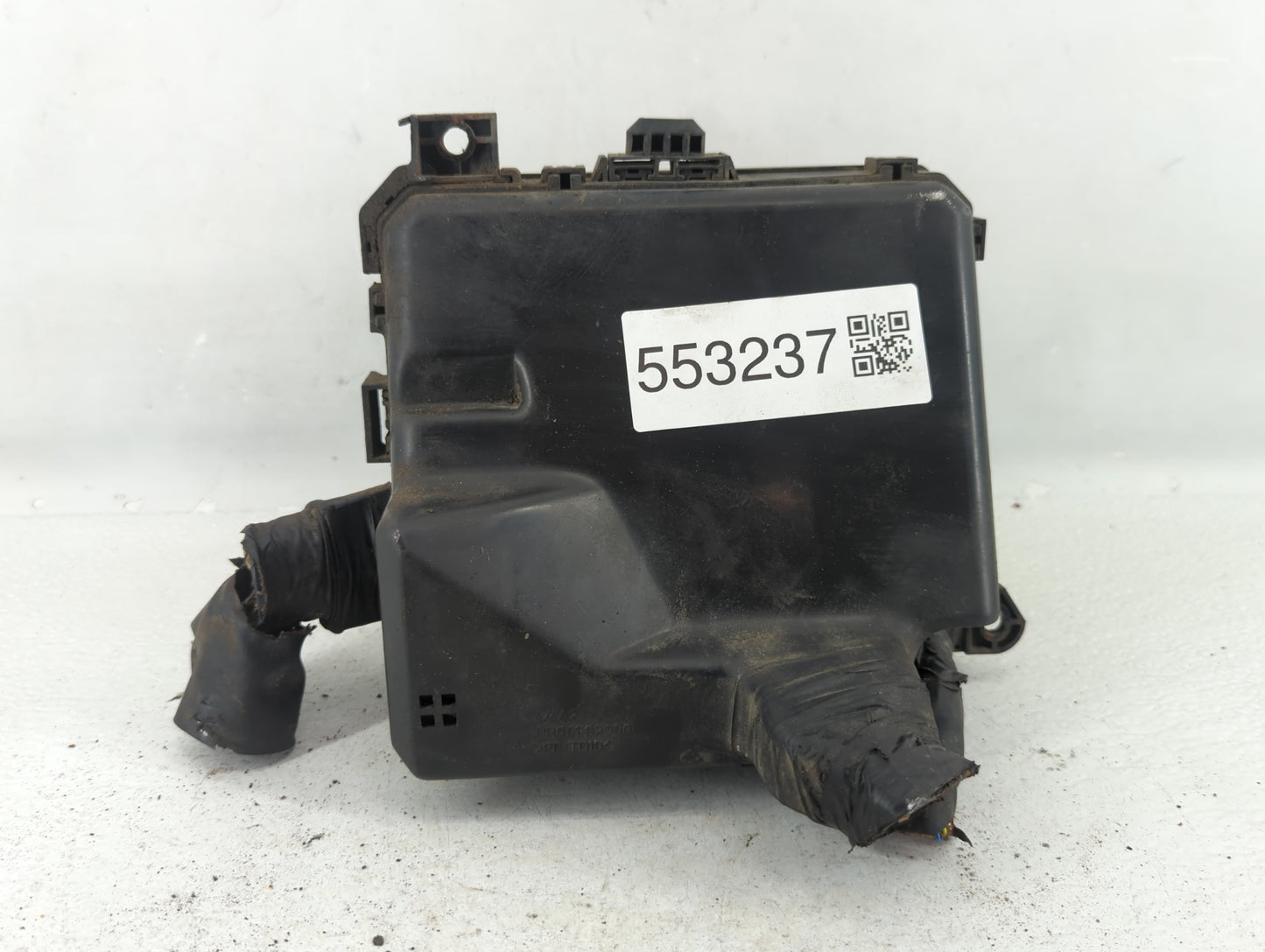 2010 Mitsubishi Outlander Fusebox Fuse Box Panel Relay Module P/N:8565A024 Fits OEM Used Auto Parts - Oemusedautoparts1.com