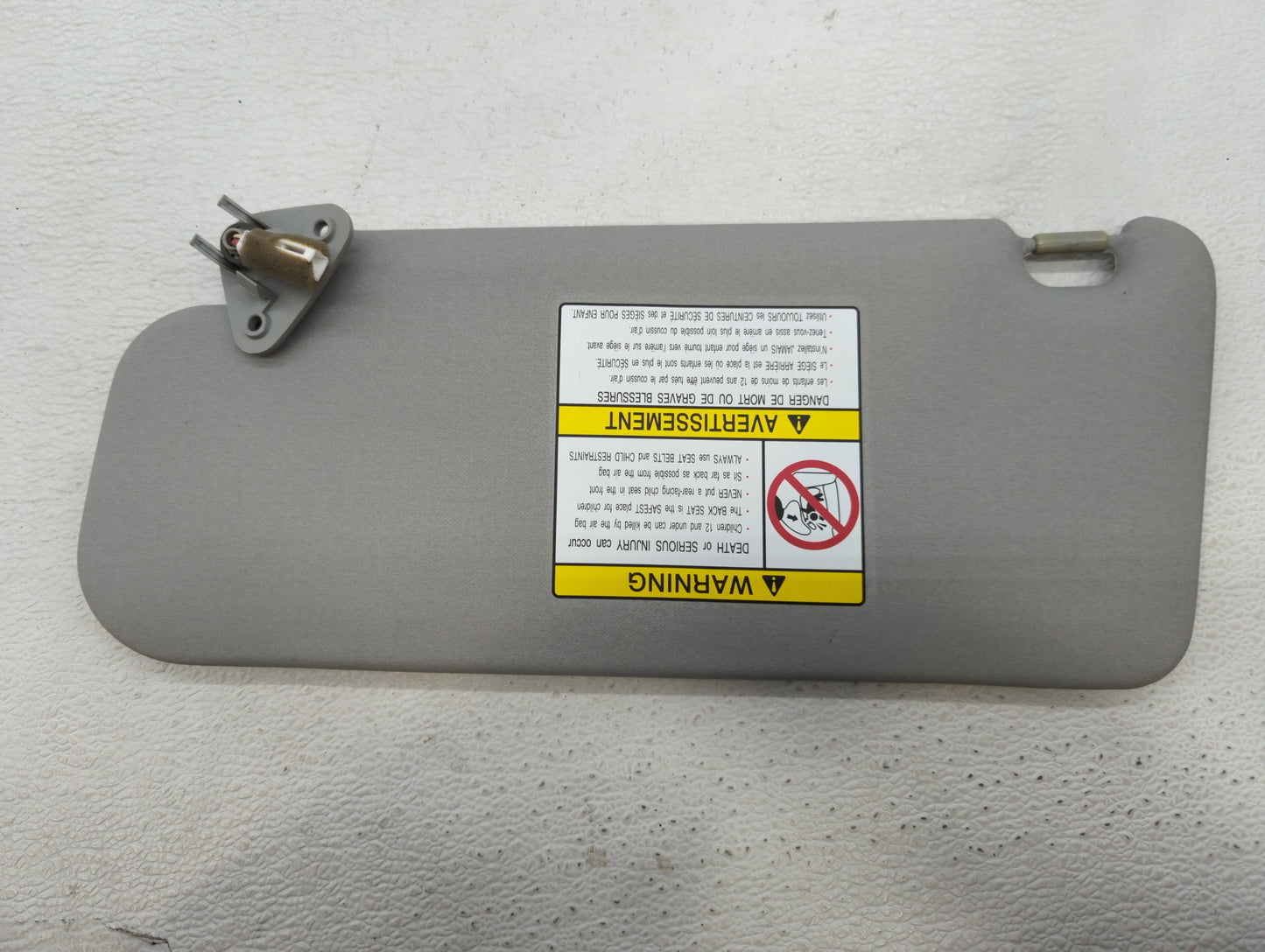 2010-2011 Mitsubishi Outlander Sun Visor Shade Replacement Passenger Right Mirror Fits Fits 2010 2011 2012 OEM Used Auto Par