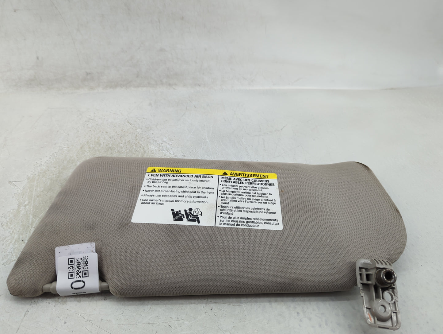 2010-2012 Nissan Altima Sun Visor Shade Replacement Passenger Right Mirror Fits Fits 2010 2011 2012 OEM Used Auto Parts - Oe