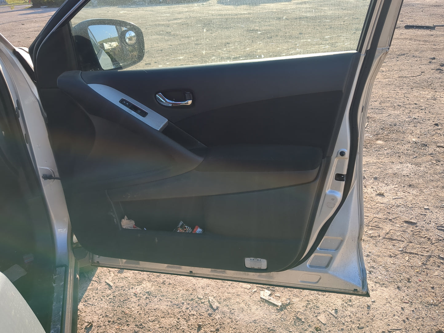 2010 Nissan Murano Front Right Passenger Interior Door Panel Trim - Oemusedautoparts1.com