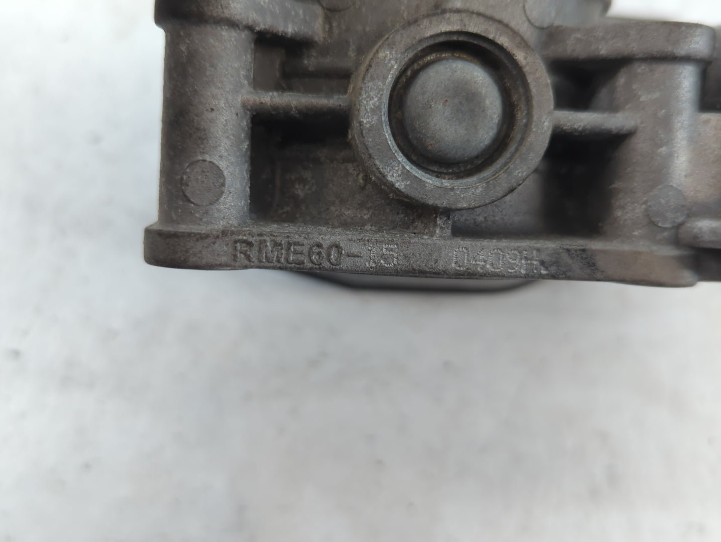 2008-2011 Nissan Rogue Throttle Body P/N:RME60-15 2202H Fits Fits 2007 2008 2009 2010 2011 2012 2013 OEM Used Auto Parts - O