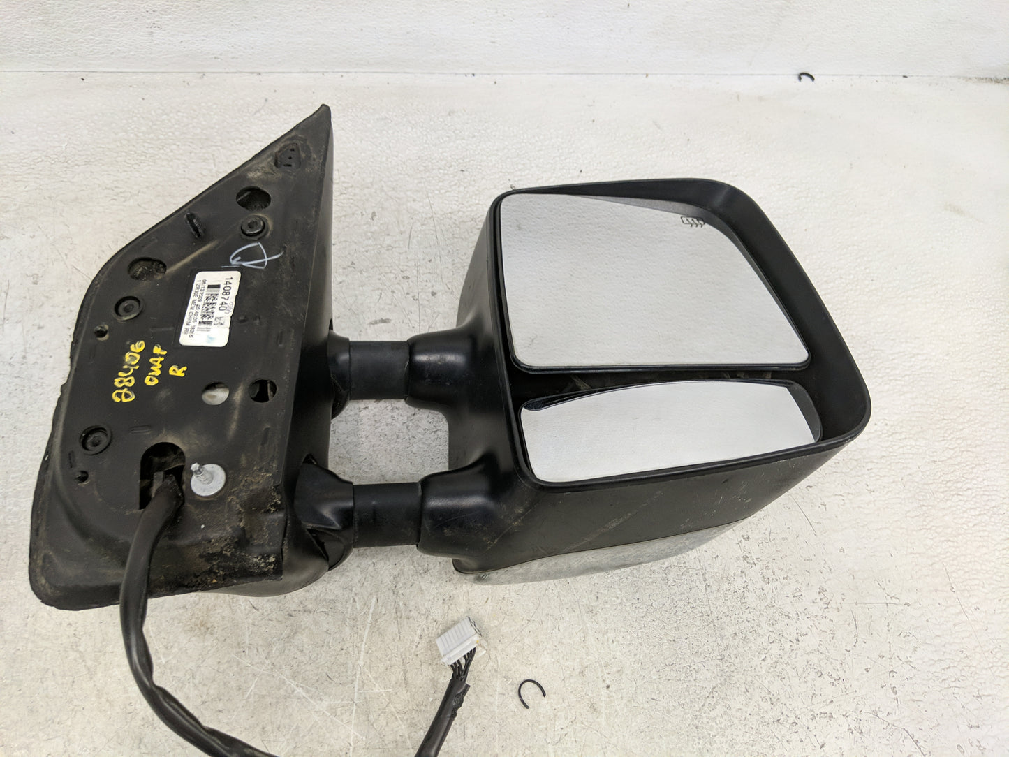 2004-2015 Nissan Titan Passenger Right Side View Manual Door Mirror - Oemusedautoparts1.com