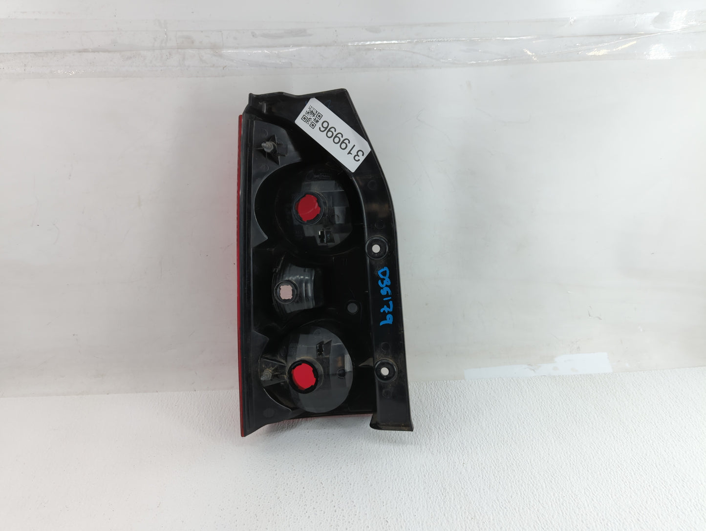 2005-2015 Nissan Xterra Tail Light Assembly Passenger Right OEM P/N:949 602 Fits OEM Used Auto Parts - Oemusedautoparts1.com