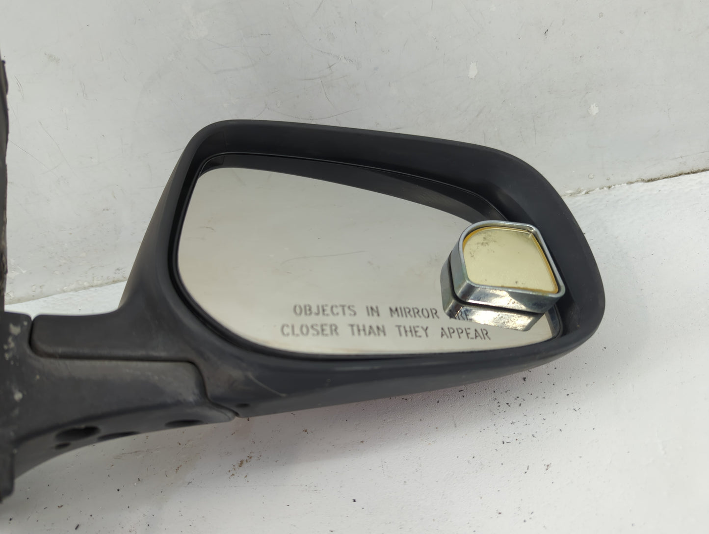 2010 Pontiac Vibe Passenger Side View Mirror - Right Door Mirror OEM Used - Oemusedautoparts1.com