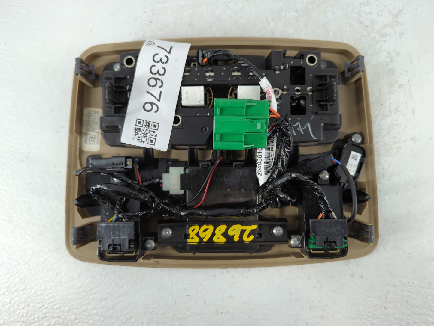 2010 Saturn Outlook Overhead Roof Console - Oemusedautoparts1.com