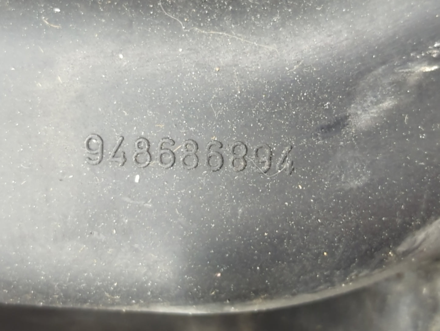 2008-2010 Saturn Sky Air Intake Manifold P/N:948686894 Fits Fits 2007 2008 2009 2010 2011 2012 OEM Used Auto Parts - Oemused