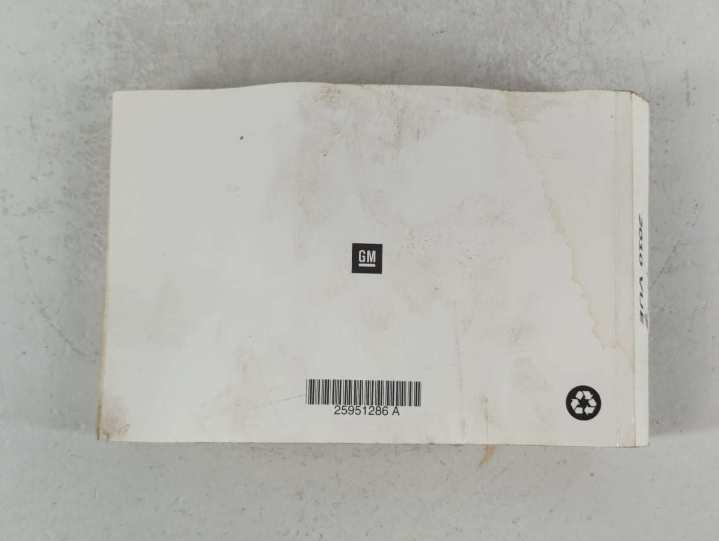 2010 Saturn Vue Owners Manual Book Guide P/N:25951286 A OEM Used Auto Parts - Oemusedautoparts1.com
