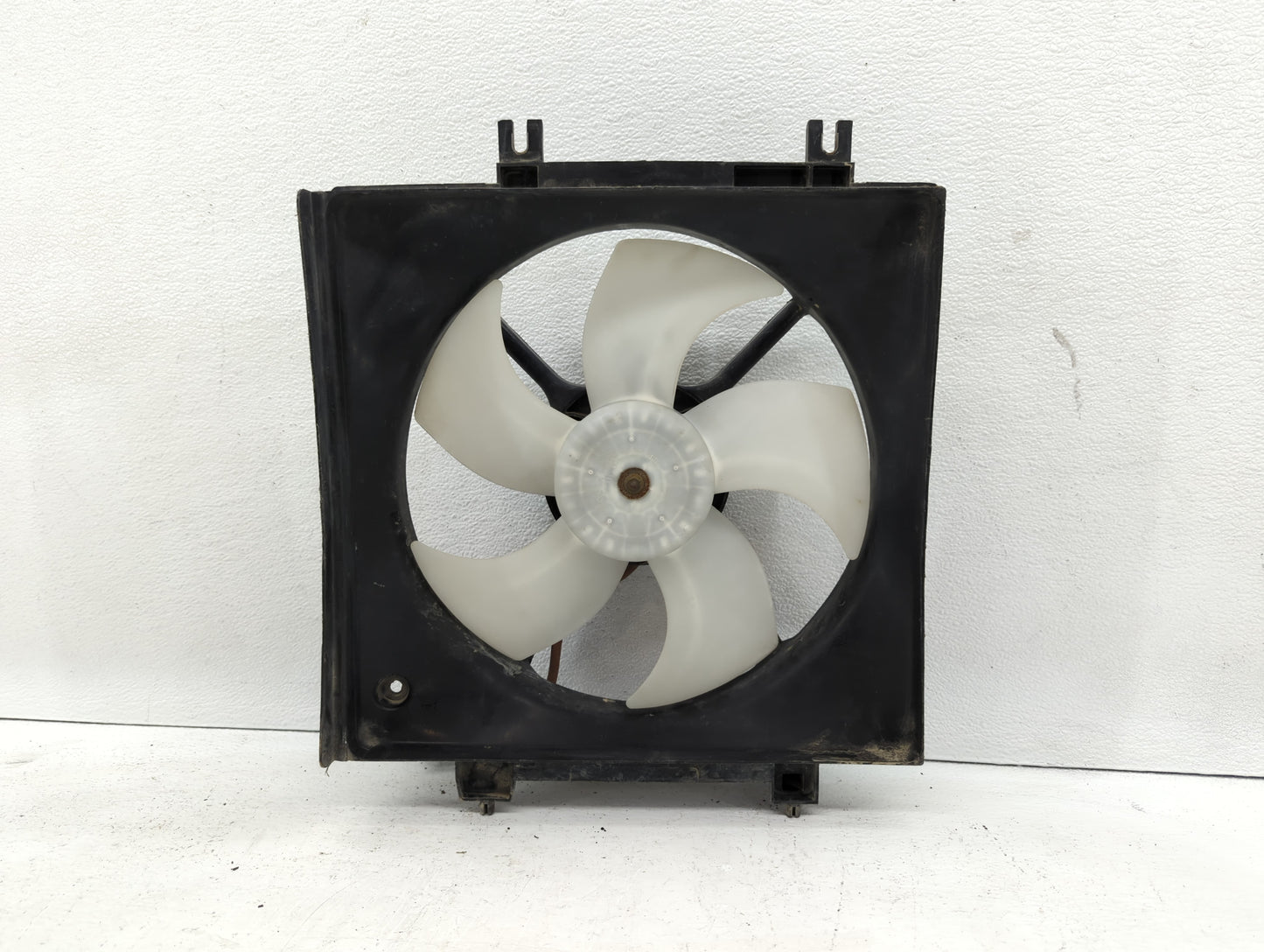 Subaru Forester Left Radiator Fan Motor Assembly Cream 612581 - Oemusedautoparts1.com