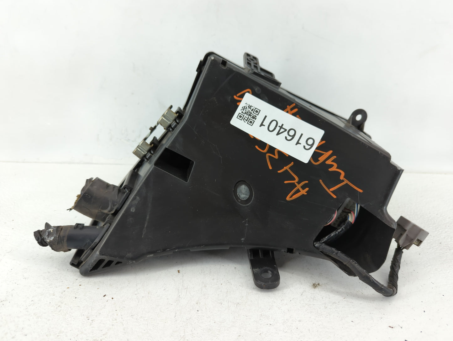 2008-2011 Subaru Impreza Fusebox Fuse Box Panel Relay Module P/N:MB100200B Fits Fits 2008 2009 2010 2011 OEM Used Auto Parts
