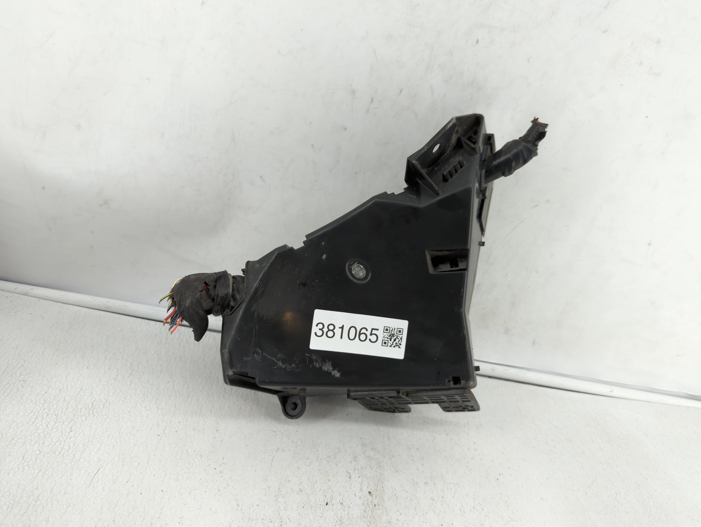 2010-2014 Subaru Legacy Fusebox Fuse Box Panel Relay Module P/N:MB503200B MB10280B, MB102801B Fits Fits 2010 2011 2012 2013