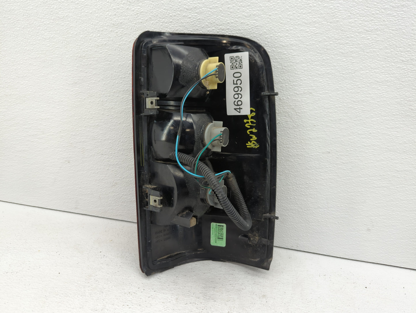 2010-2013 Subaru Legacy Tail Light Assembly Driver Left OEM P/N:15224181 Fits Fits 2010 2011 2012 2013 OEM Used Auto Parts -