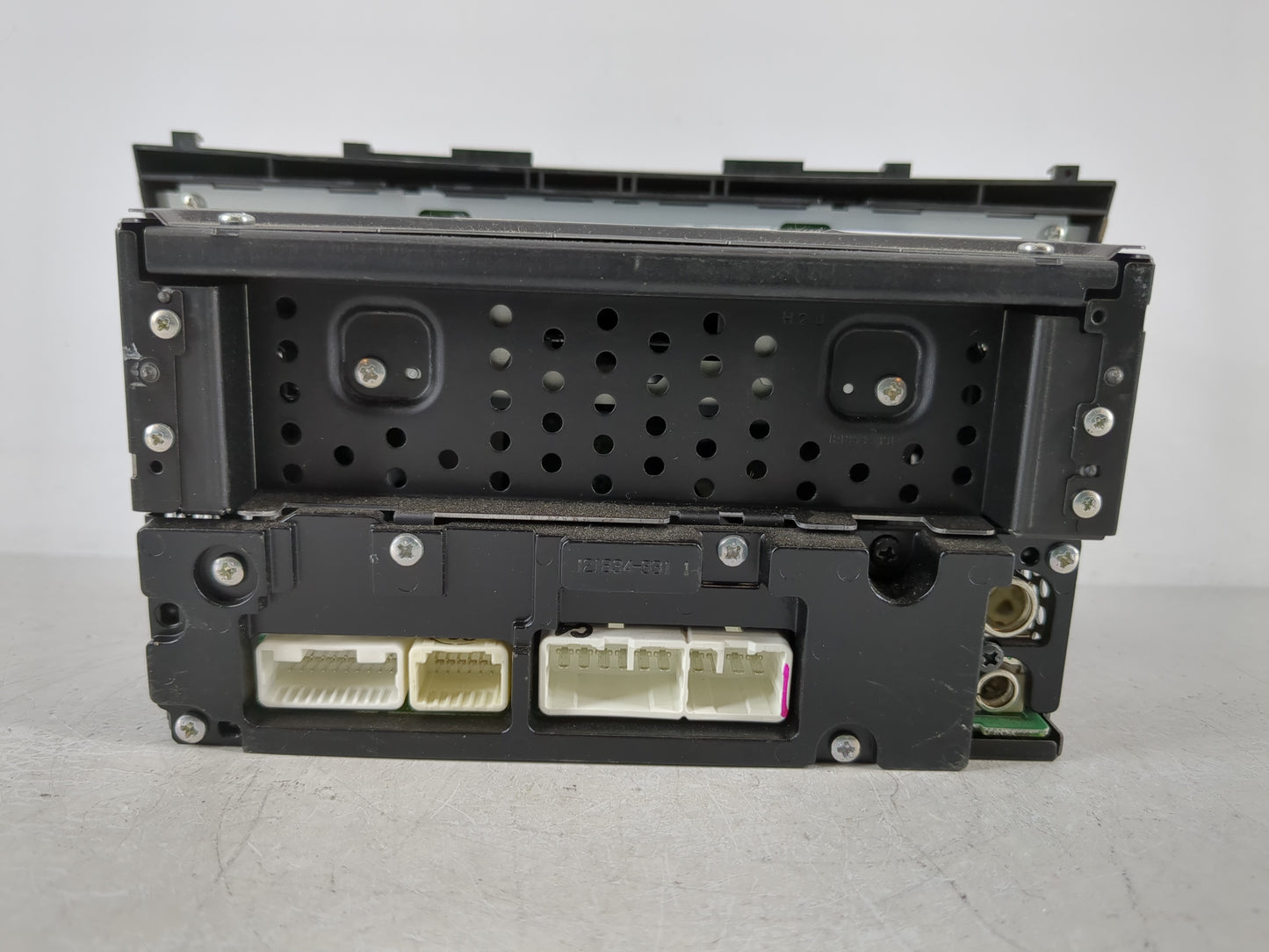 2010-2011 Toyota Camry Radio AM FM Cd Player Receiver Replacement P/N:86120-06480 Fits Fits 2010 2011 OEM Used Auto Parts -
