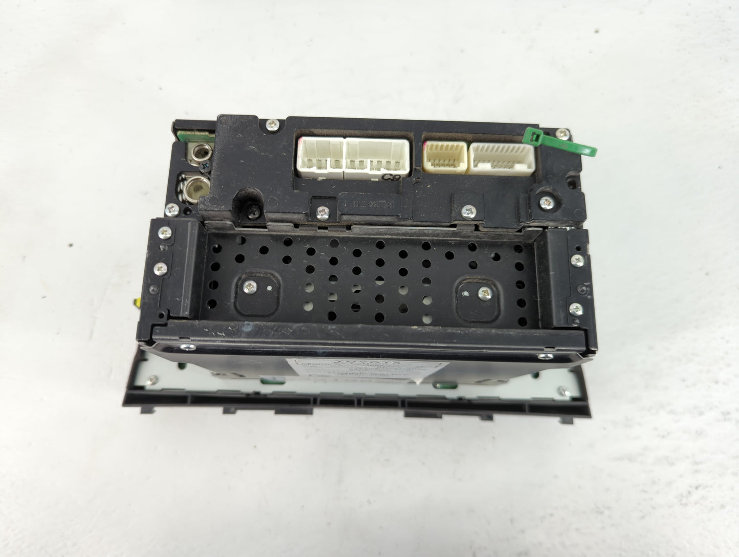 2010-2011 Toyota Camry Radio AM FM Cd Player Receiver Replacement P/N:86120-06480 Fits Fits 2010 2011 OEM Used Auto Parts -