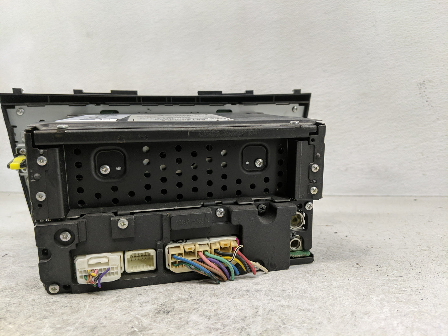 2010-2011 Toyota Camry Radio AM FM Cd Player Receiver Replacement P/N:86120-06480 Fits Fits 2010 2011 OEM Used Auto Parts -