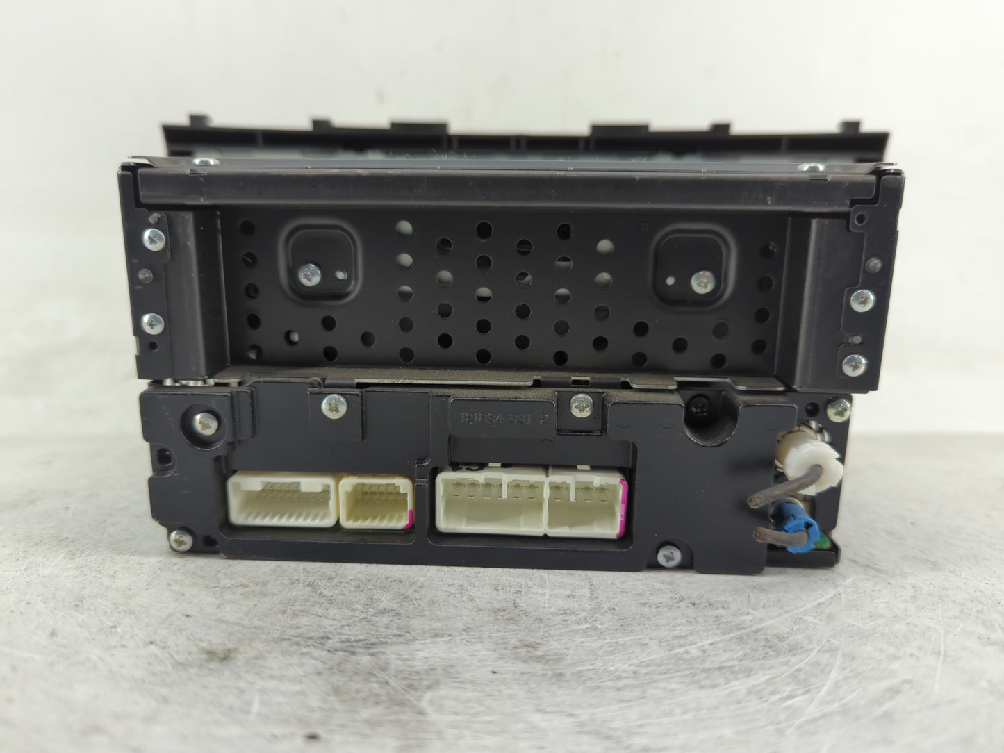 2010-2011 Toyota Camry Radio AM FM Cd Player Receiver Replacement P/N:86120-06480 Fits Fits 2010 2011 OEM Used Auto Parts -
