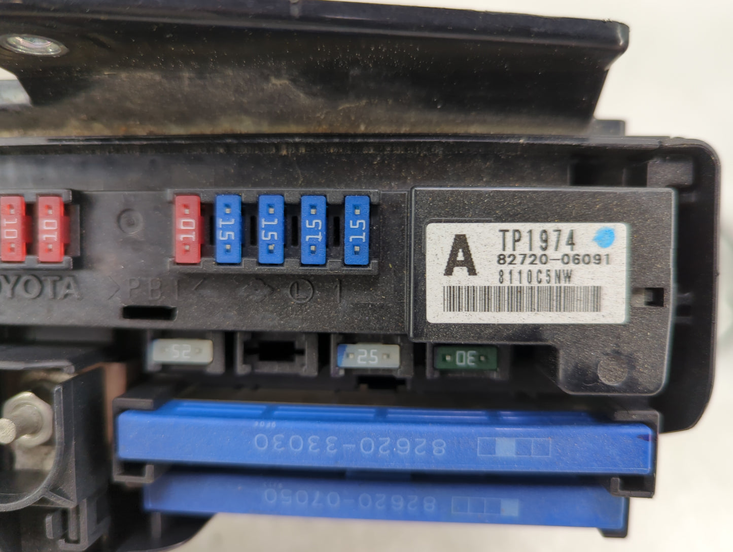 2010-2011 Toyota Camry Fusebox Fuse Box Panel Relay Module P/N:82720-06091 Fits Fits 2010 2011 OEM Used Auto Parts - Oemused