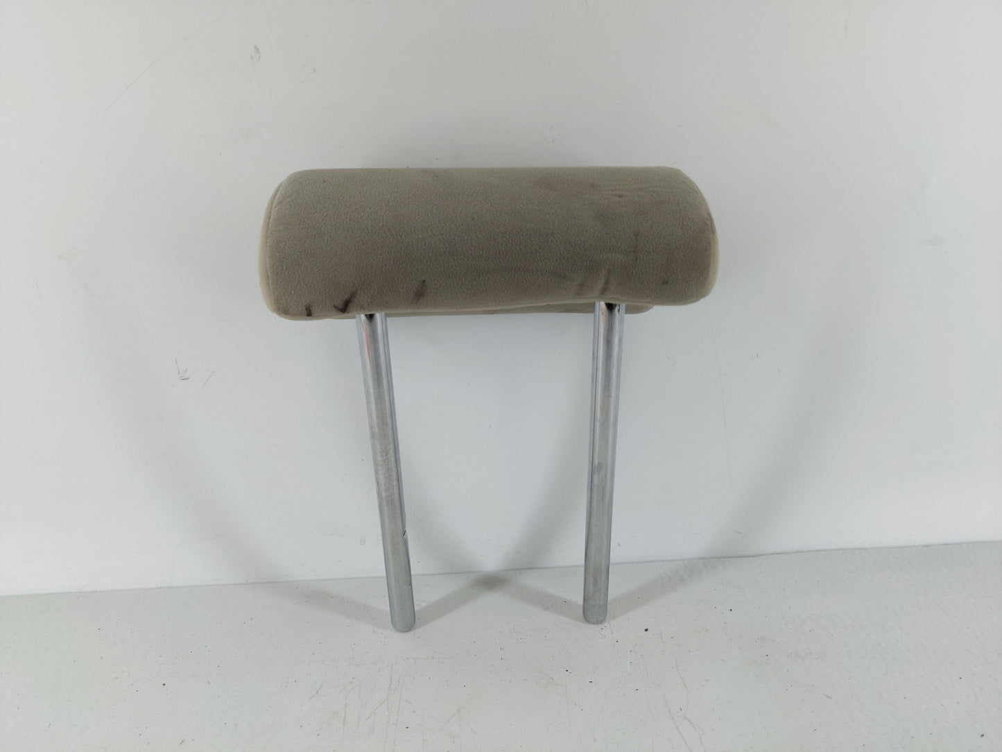 2010-2011 Toyota Prius Headrest Head Rest Rear Center Seat Fits Fits 2010 2011 OEM Used Auto Parts - Oemusedautoparts1.com