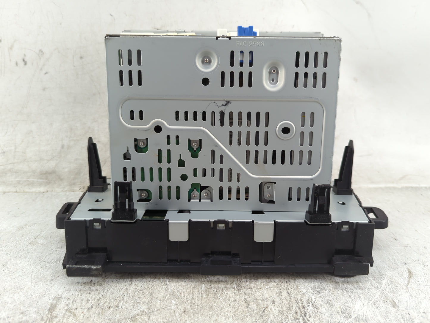 2010-2011 Toyota Prius Radio AM FM Cd Player Receiver Replacement P/N:86120-47370 CQ-KS0960AJ Fits Fits 2010 2011 OEM Used A