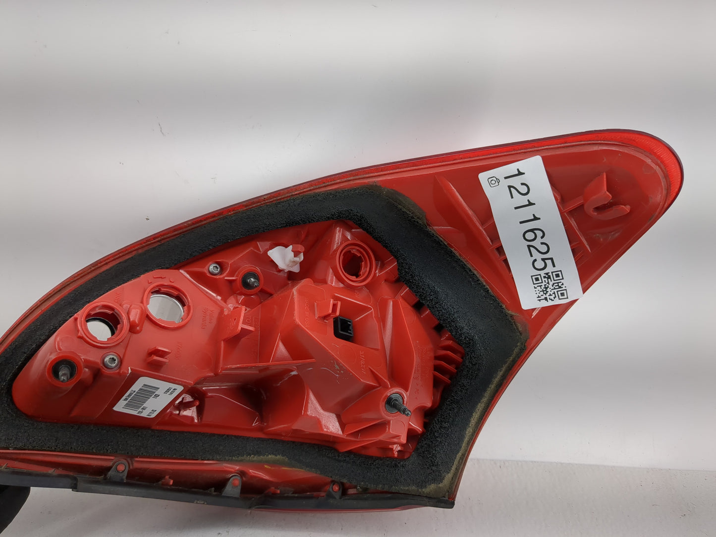 2009-2012 Toyota Rav4 Tail Light Assembly Passenger Right OEM P/N:81550-0R010 Fits Fits 2009 2010 2011 2012 OEM Used Auto Pa