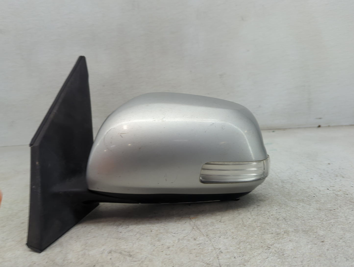 2009-2012 Toyota Rav4 Driver Side View Mirror - Left Door Mirror OEM Used - Oemusedautoparts1.com