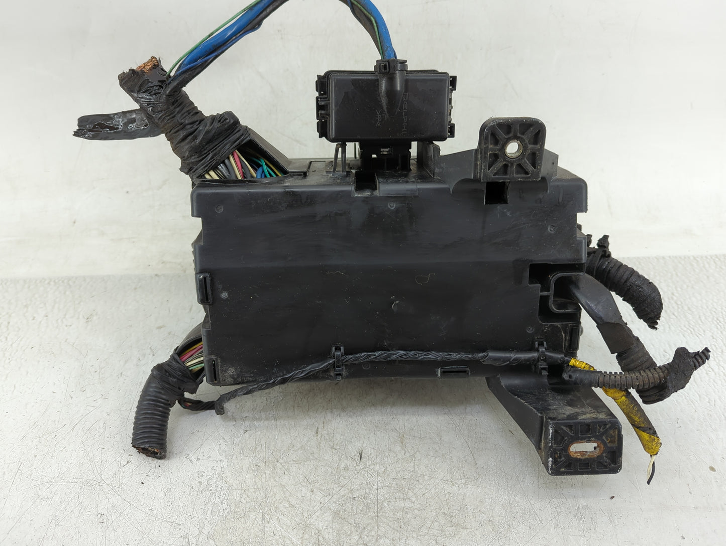 2005-2011 Toyota Tacoma Fusebox Fuse Box Panel Relay Module P/N:TMB-36 Fits Fits 2005 2006 2007 2008 2009 2010 2011 OEM Used