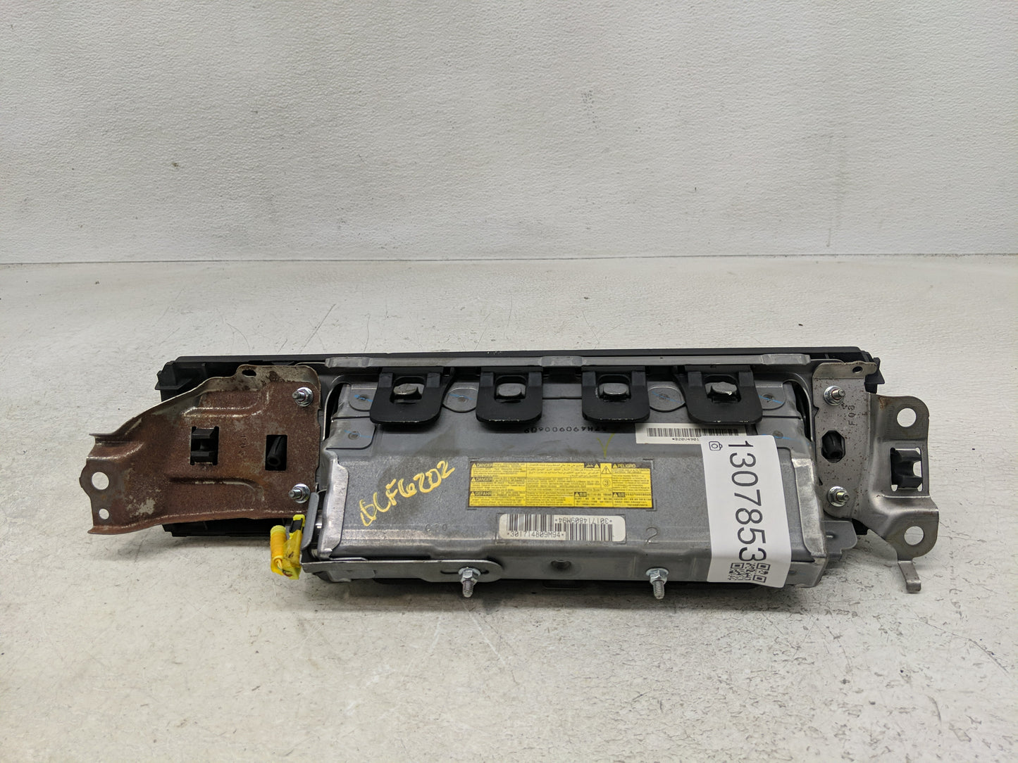 2010-2021 Toyota Tundra Air Bag Passenger Right Knee OEM P/N:BAM-PT1-1150 Fits OEM Used Auto Parts - Oemusedautoparts1.com