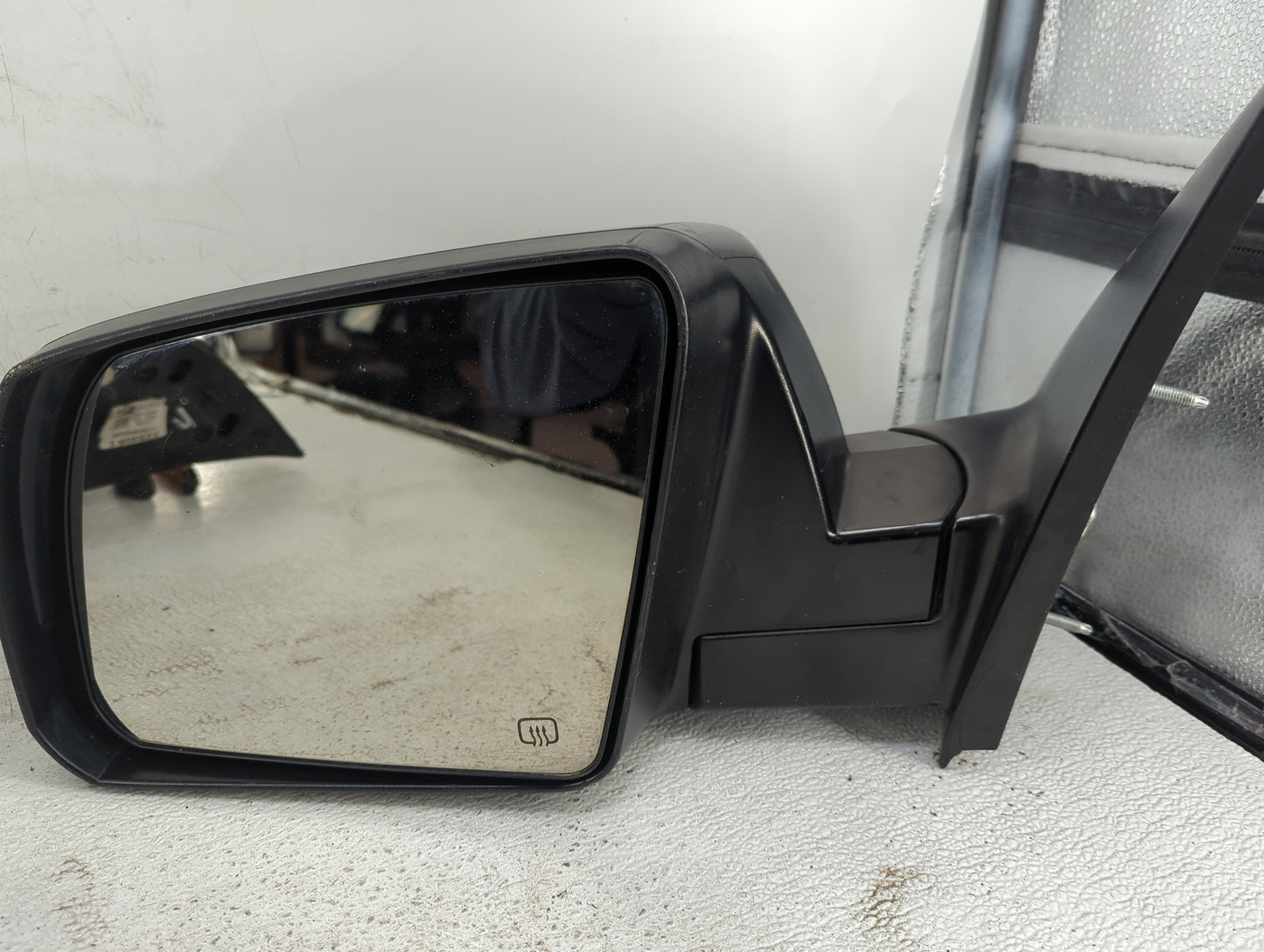 2010 Toyota Tundra Driver Left Side View Power Door Mirror Black - Oemusedautoparts1.com
