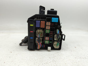 2006-2011 Toyota Yaris Fusebox Fuse Box Panel Relay Module P/N:82662-52301 Fits Fits 2006 2007 2008 2009 2010 2011 OEM Used Auto Parts
