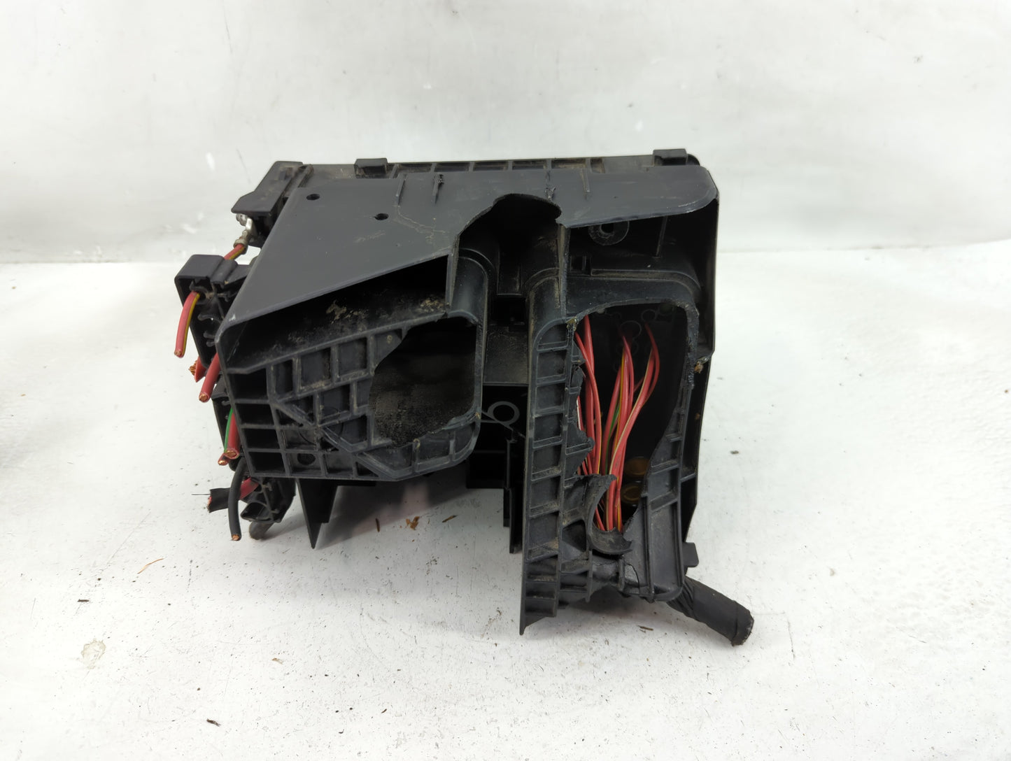 2009-2012 Volkswagen Cc Fusebox Fuse Box Panel Relay Module P/N:1K0 937 132 G 1K0 937 132 F Fits Fits 2009 2010 2011 2012 OE