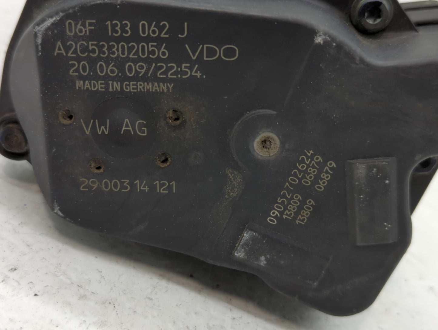 2009-2017 Volkswagen Cc Throttle Body P/N:06F 133 062 Q 06F 133 062 J Fits OEM Used Auto Parts - Oemusedautoparts1.com