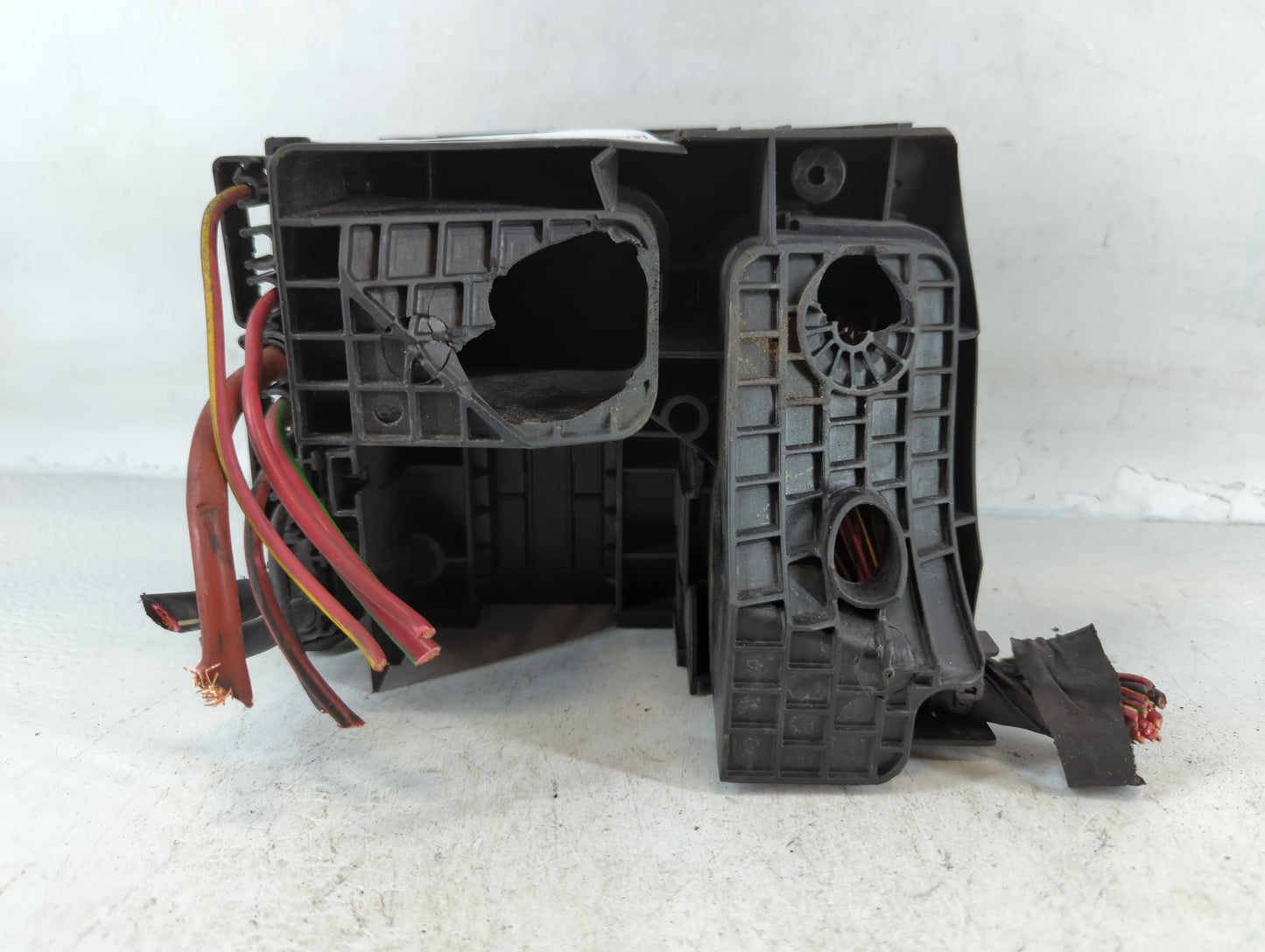 2009-2012 Volkswagen Cc Fusebox Fuse Box Panel Relay Module P/N:3C0 987 125 Fits Fits 2009 2010 2011 2012 OEM Used Auto Part