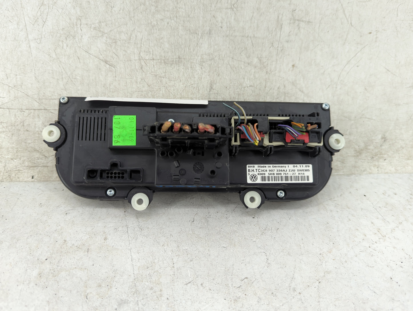 2010-2011 Volkswagen Jetta Climate Control Module Temperature AC/Heater Replacement P/N:3C8907336AJ 5HB00975127 Fits OEM Use